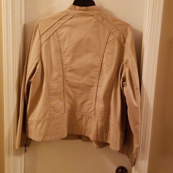 Jacket - Picture 2 of 5